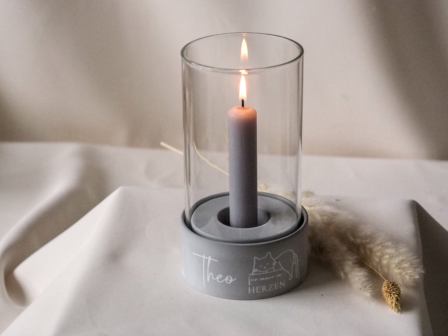 Personalisiertes Trauerlicht für Haustiere | Windlicht | stilvolle Gedenkkerze mit Gravur | Handgefertigt & hochwertig | Name