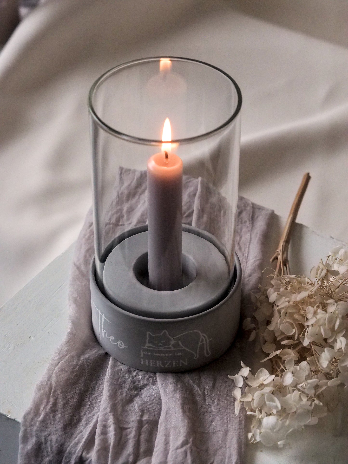 Personalisiertes Trauerlicht für Haustiere | Windlicht | stilvolle Gedenkkerze mit Gravur | Handgefertigt & hochwertig | Name
