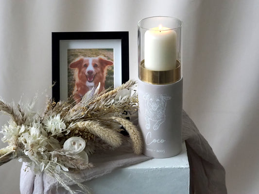 Tierurne als Design-Windlicht – personalisierte Urne mit graviertem Foto für Haustiere | stilvolle Gedenkkerze | Handgefertigt & hochwertig | Name & Datum
