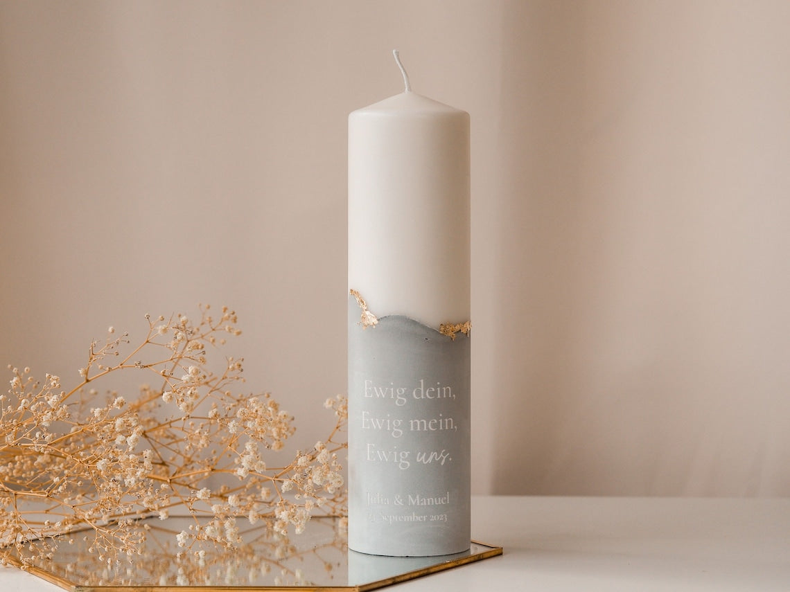 Personalized wedding candle with nude/beige plaster base and gold leaf accents | Wedding motto | Names and date