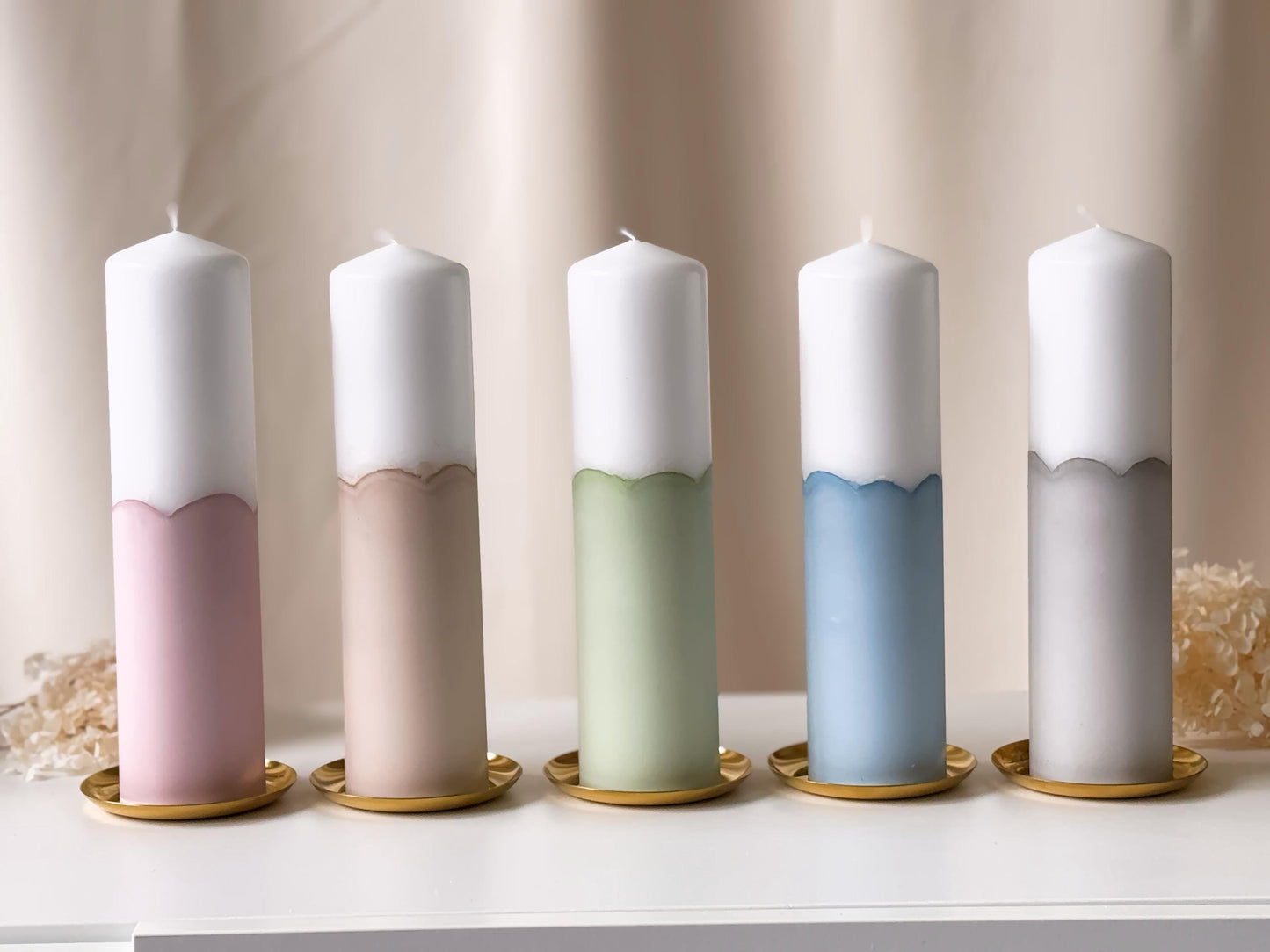 Personalized mourning candle with colored base and name & date
