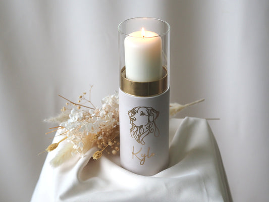 Personalisierte Urne als Windlicht mit goldenem Motiv und Name Kylo