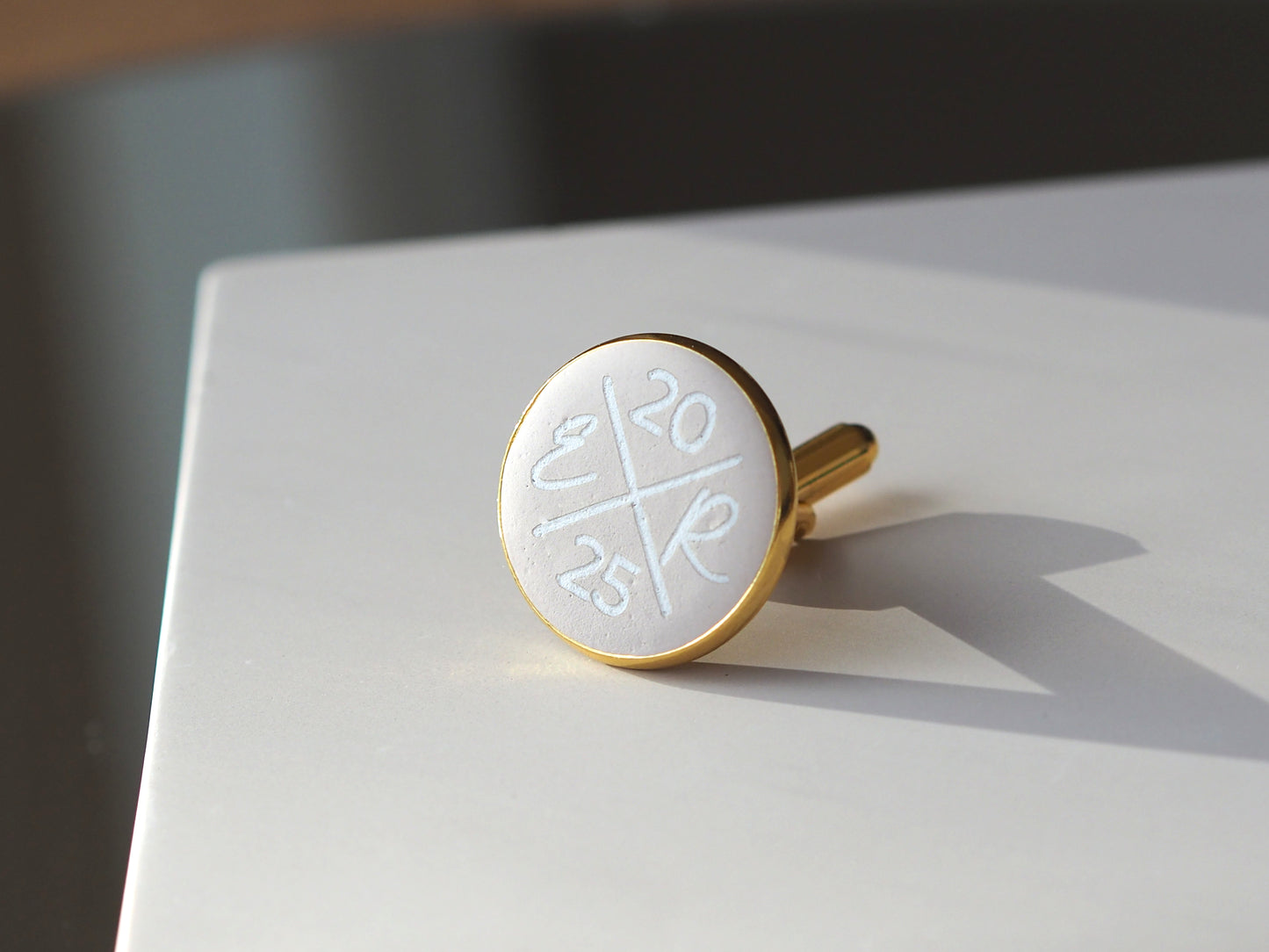 Gravierte Manschettenknöpfe in Betonoptik zur Hochzeit mit Initialen | Vergoldet mit Betonkern | Personalisiertes Geschenk für Männer