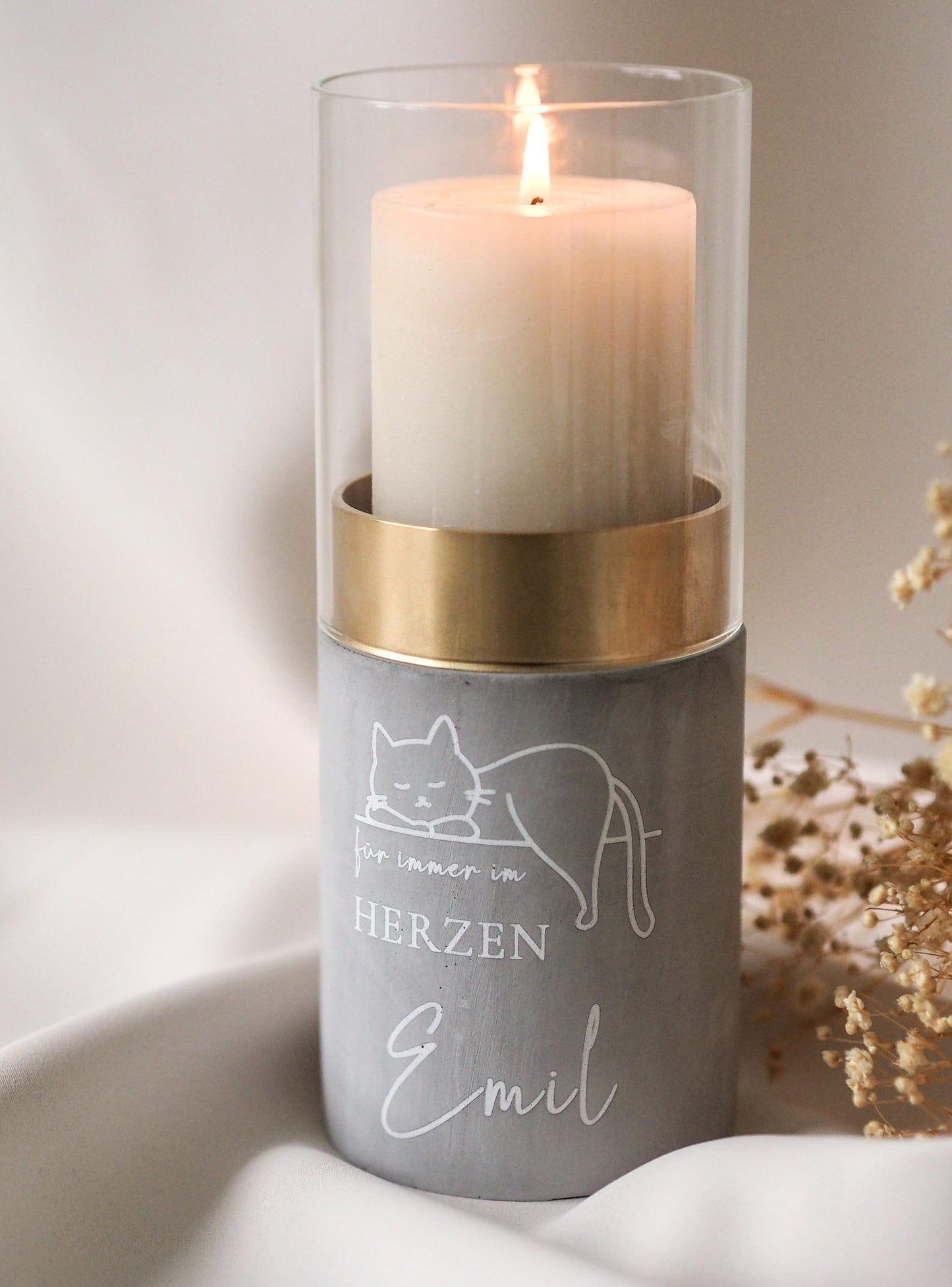 Tierurne als Designwindlicht | Personalisierte Urne für Haustiere | Stilvolle Gedenkkerze mit Name und Datum graviert