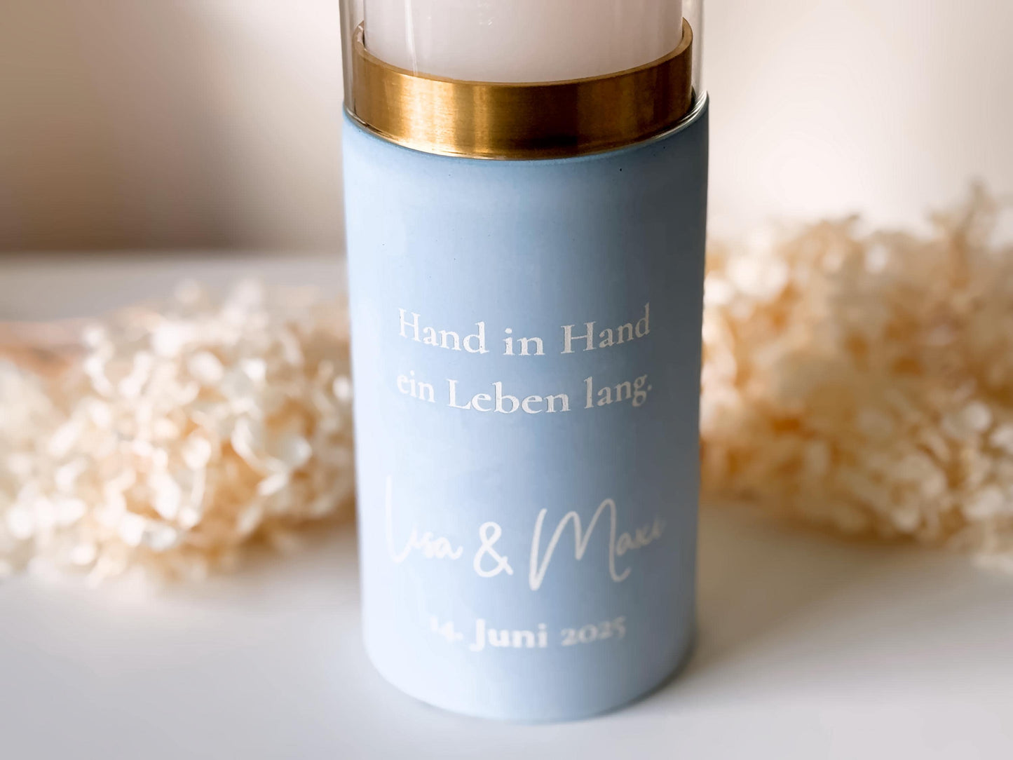 Personalisierte Hochzeitskerze als Windlicht mit goldenem Ring | Traukerze | LED Kerze | Wiederverwendbare Kerze für eure Trauung mit Namen, Datum und Trauspruch