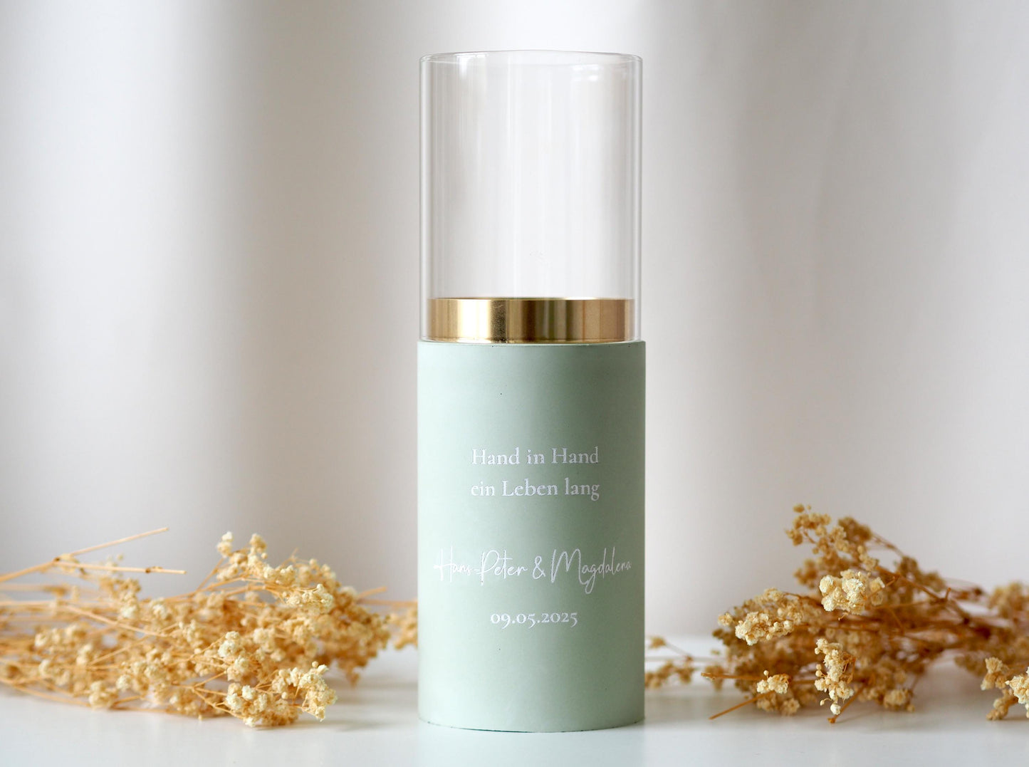 Personalisierte Hochzeitskerze als Windlicht mit goldenem Ring | Traukerze | LED Kerze | Wiederverwendbare Kerze für eure Trauung mit Namen, Datum und Trauspruch