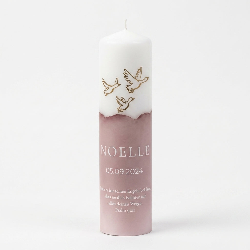 Bougie de baptême personnalisée en rose avec symboles modernes et nom, date et dicton de baptême